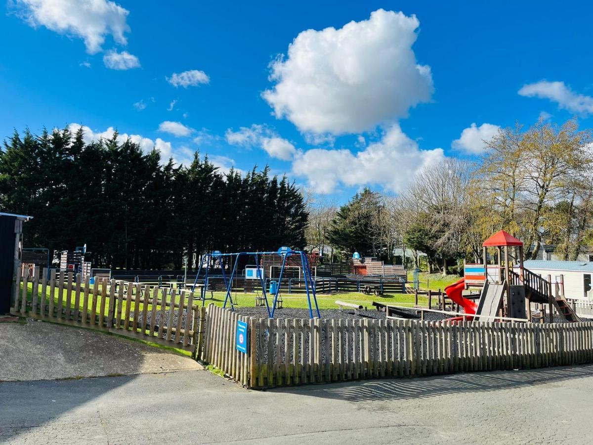Roslyn At Lower Hyde Park, Isle Of Wight 섕클린 외부 사진
